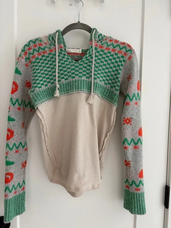 Free People We the Free Cherry Cola Swit Cuff Thermal with Hood - Picture 5 of 10